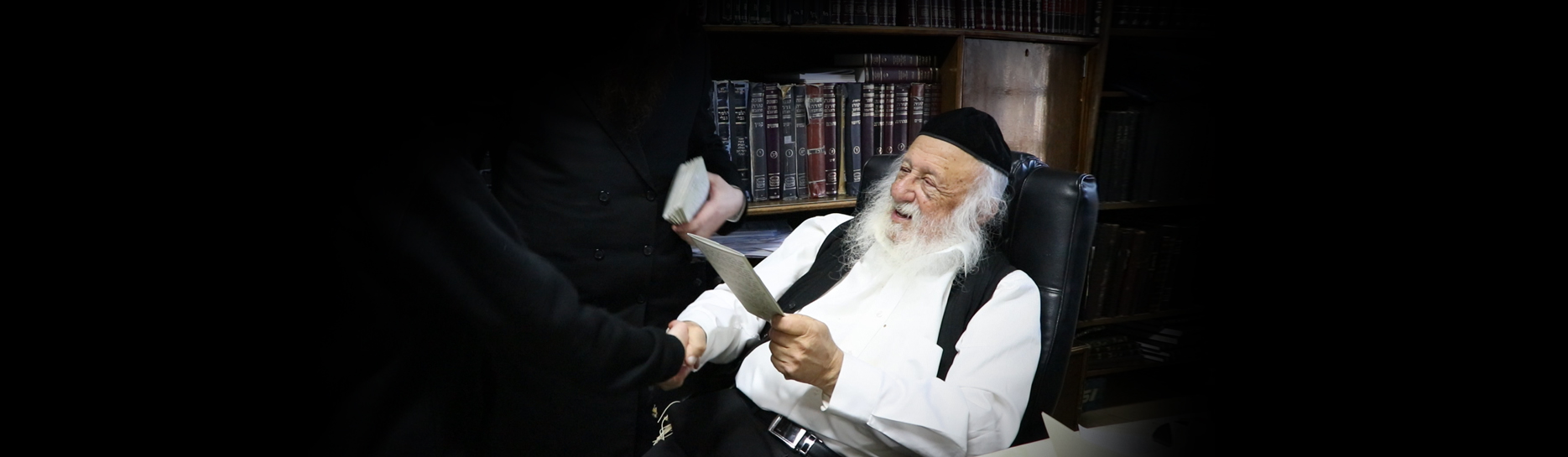 תלמידי תלמוד תורה 'תורת יעקב' שע"י סולם ביום התרוממות אצל גדולי ישראל בבני ברק