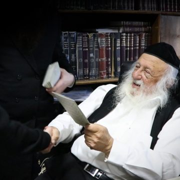 תלמידי תלמוד תורה ‘תורת יעקב’ שע”י סולם ביום התרוממות אצל גדולי ישראל בבני ברק